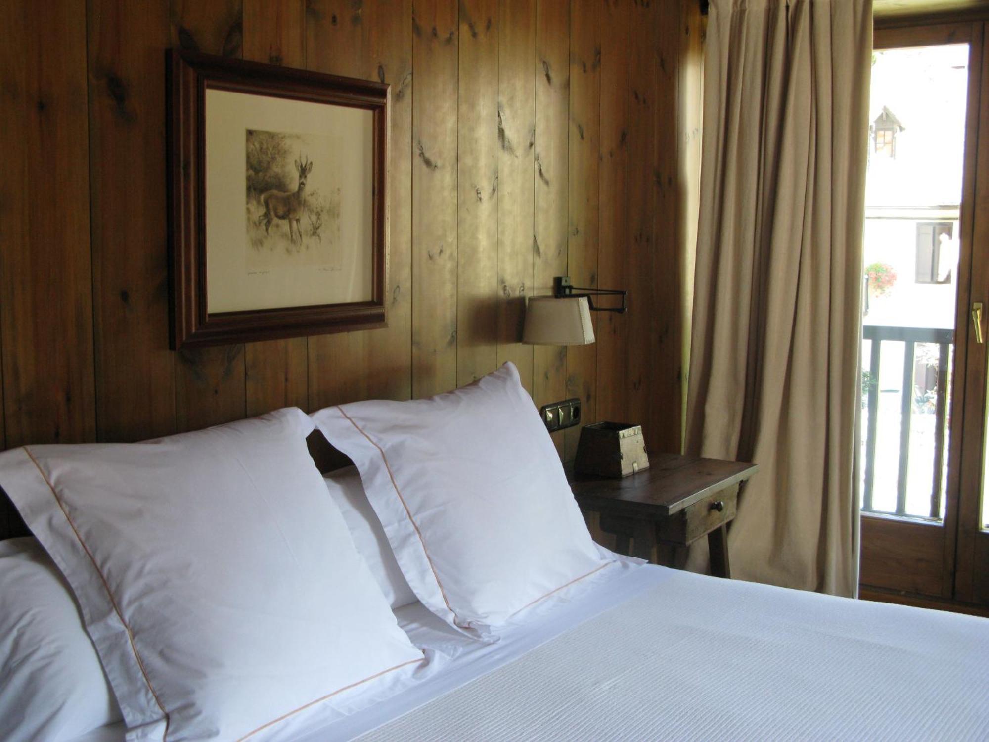 Besiberri Hotel Arties Luaran gambar