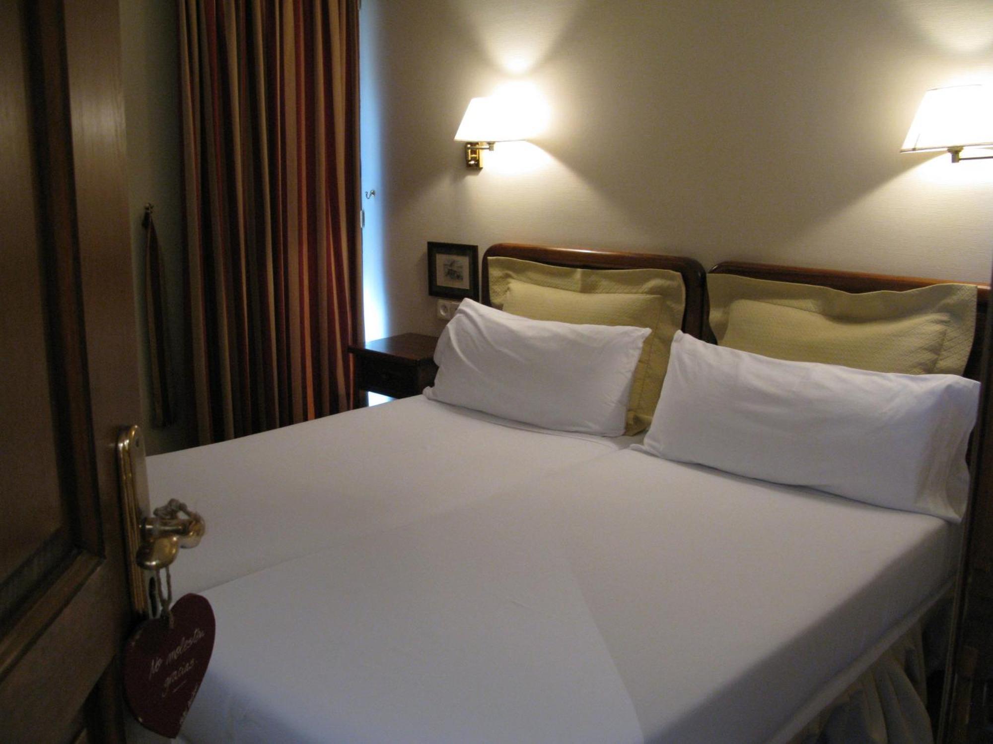 Besiberri Hotel Arties Luaran gambar
